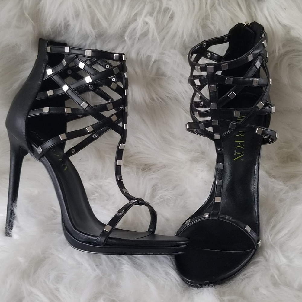 pumps - Picture 3 of 3